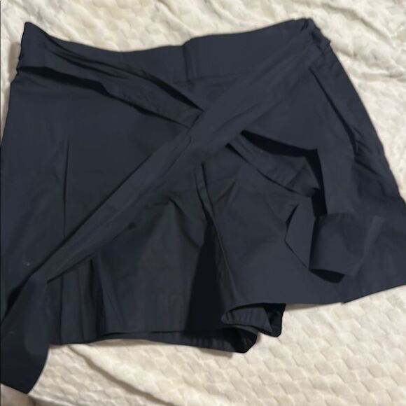 Black Wrap Short - Picture 1 of 5